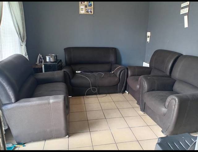 3 BEDROOM HOUSE FOR SALE IN BAYVIEW